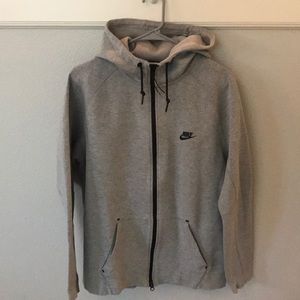 NIKE AW77 Tech Fleece